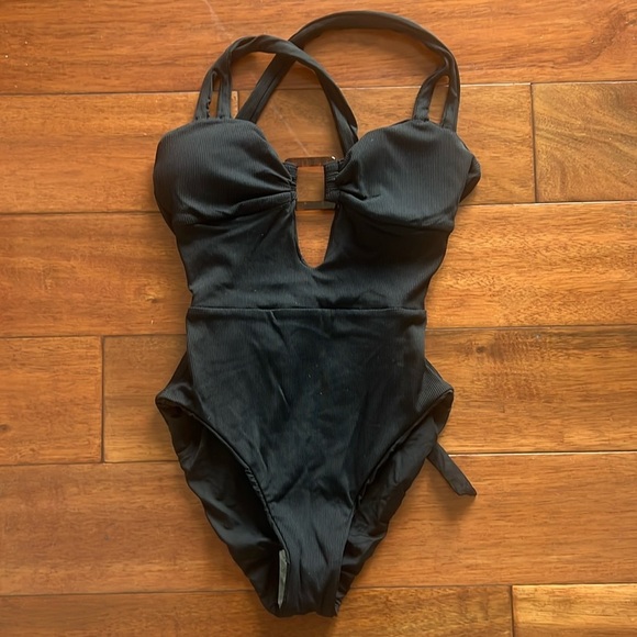 NWOT Becca Women's Modern Edge One Piece Swimsuit Size Small - Picture 1 of 6